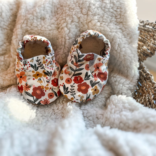 Baby Moccs, Prairie Floral Baby, Baby Booties, Crib Shoes, Soft Sole Shoes, Barefoot Shoes, Baby Shoes, Moccasins, Trendy Baby, Baby Gift