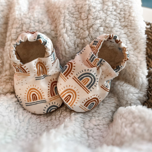 Baby Moccs, Neutral Rainbow, Baby Booties, Crib Shoes, Soft Sole Shoes, Barefoot Shoes, Baby Shoes, Moccasins, Trendy Baby, Baby Gift