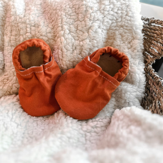 Baby Moccs, Burnt Orange, Baby Booties, Crib Shoes, Soft Sole Shoes, Barefoot Shoes, Baby Shoes, Moccasins, Trendy Baby, Baby Gift